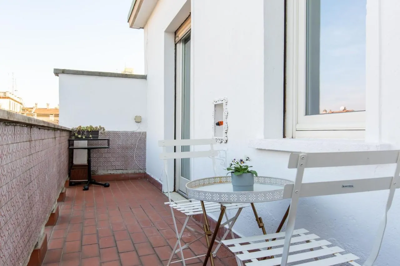 Italstay - Disciplini Apartment -10 Min Dal Duomo Milan 0*,