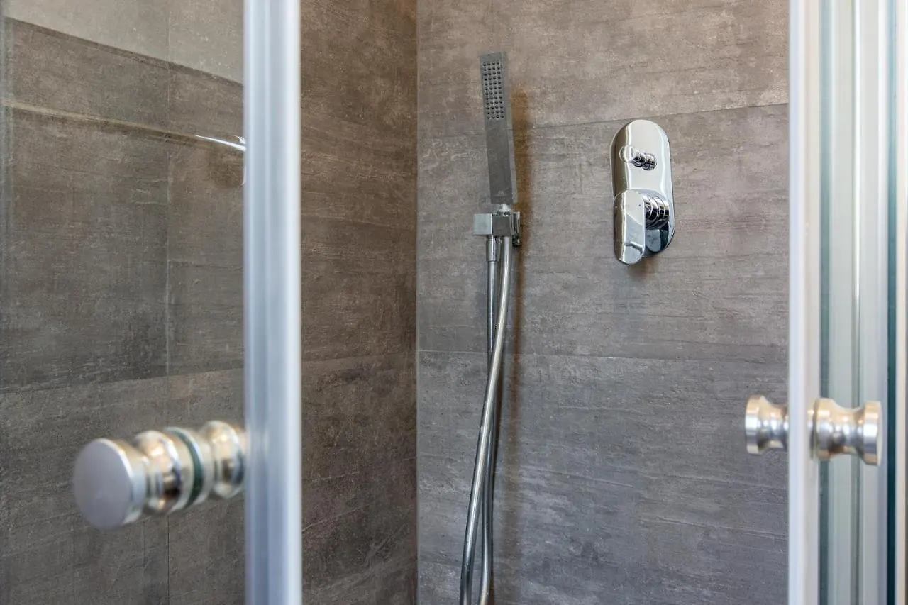 Italstay - Disciplini Apartment -10 Min Dal Duomo Milan Italy