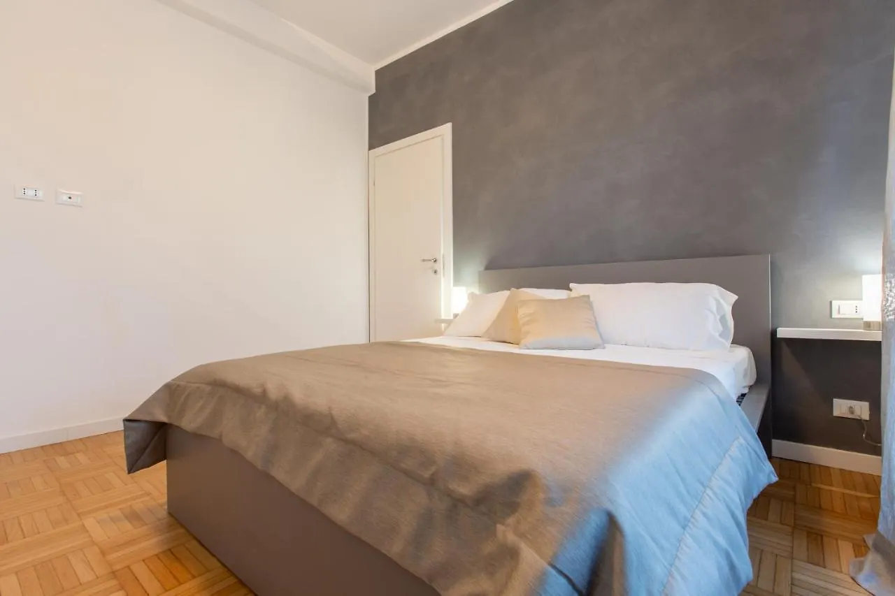 Italstay - Disciplini Apartment -10 Min Dal Duomo Milan