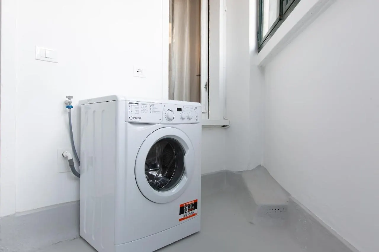 Italstay - Disciplini Apartment -10 Min Dal Duomo Milan